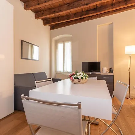 Apartment Palazzetto Il Mangano - F&l Brescia